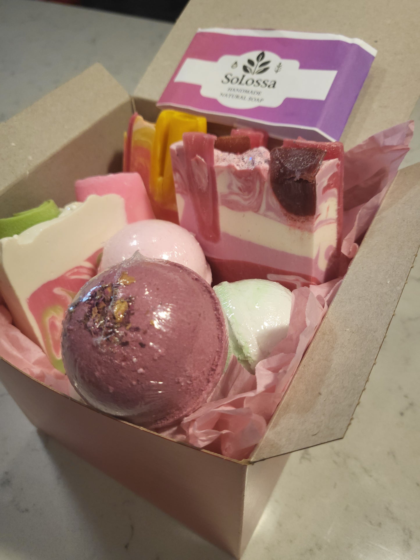 Soap Gift Set for Valentine's Day Gift (Bar Soaps and Bath Bombs)