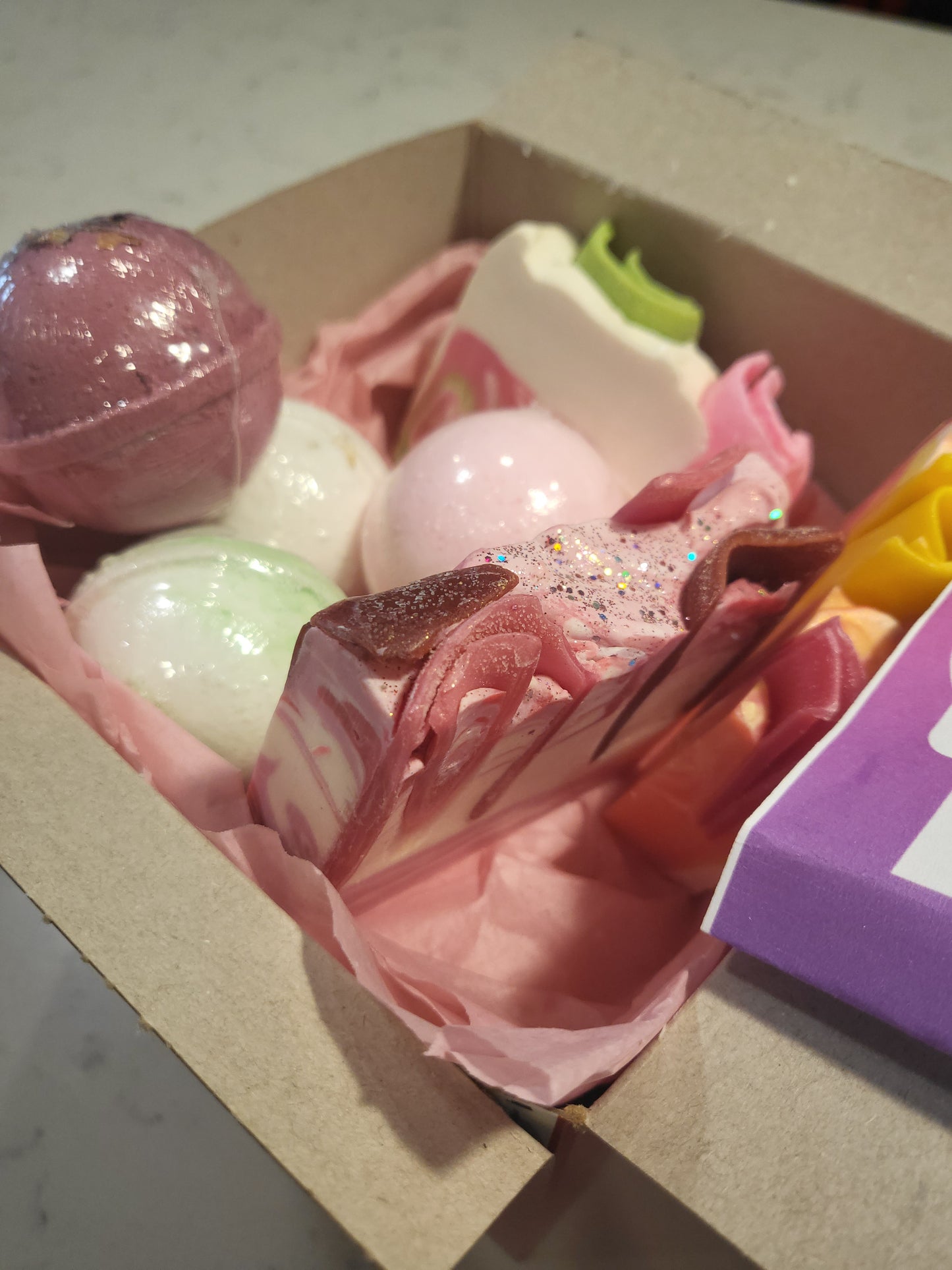 Soap Gift Set for Valentine's Day Gift (Bar Soaps and Bath Bombs)